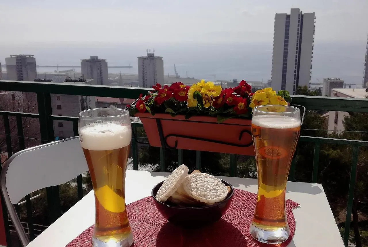 Sea And Mountain Daire Rijeka Hırvatistan